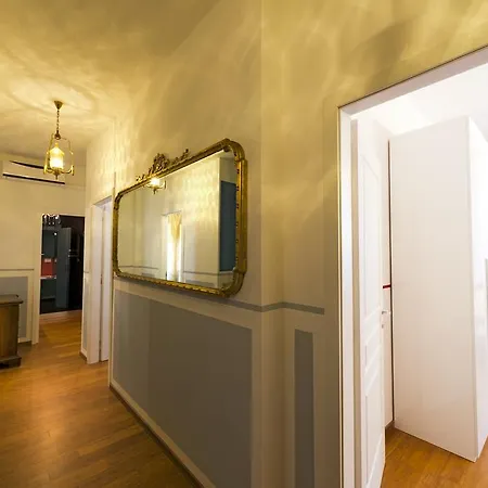 Apartment Centre *