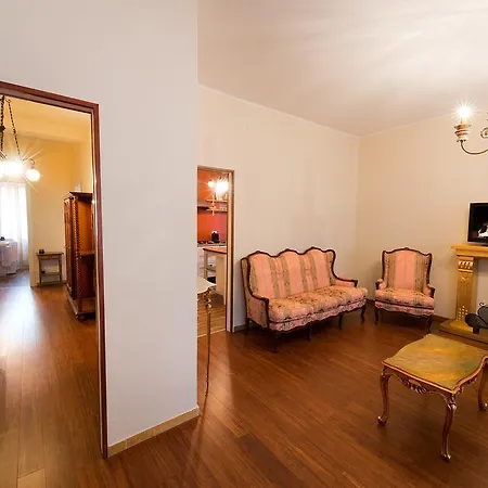 Centre Apartment *